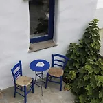 Delphis The Artist's House *
