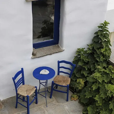 Delphis The Artist's House *